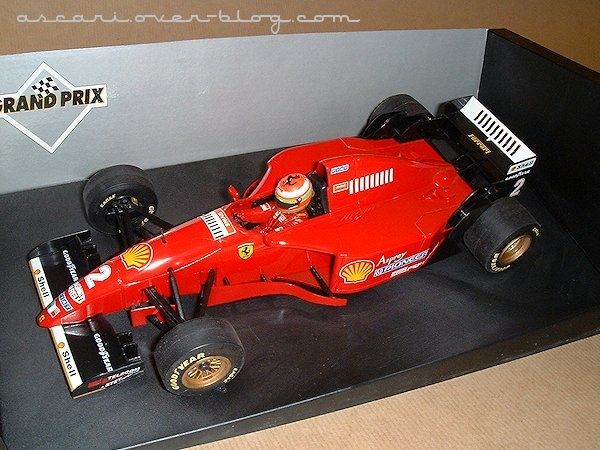 1-18 Ferrari F310-412 T2 presentation 96 Irvine Minichamps