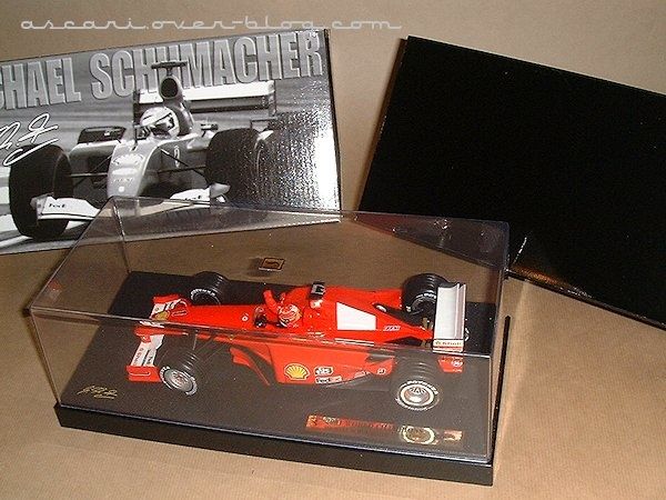 1-18 Ferrari F2001 Schumacher champion du monde Ho-copie-1