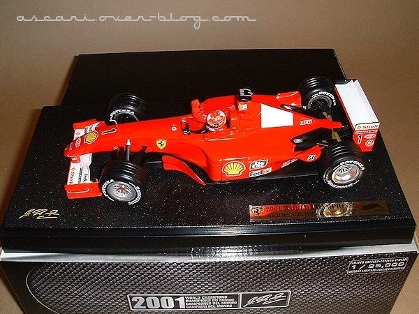 1-18 Ferrari F2001 Schumacher champion du monde Hot Wheels