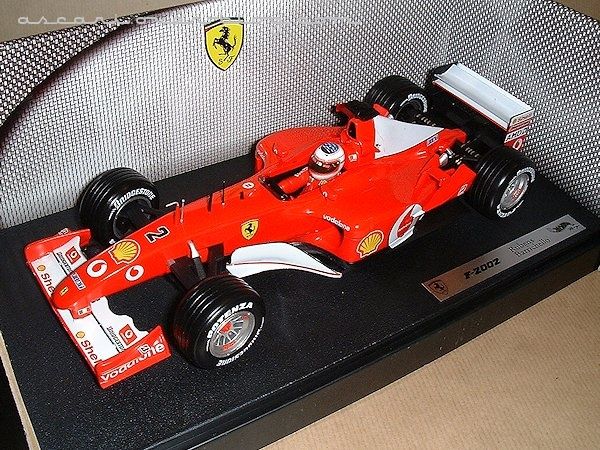 1-18 Ferrari F2002 Barrichello Hot Wheels 01