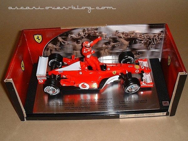 1-18 Ferrari F2002 Schumacher 5éme titre champion du monde