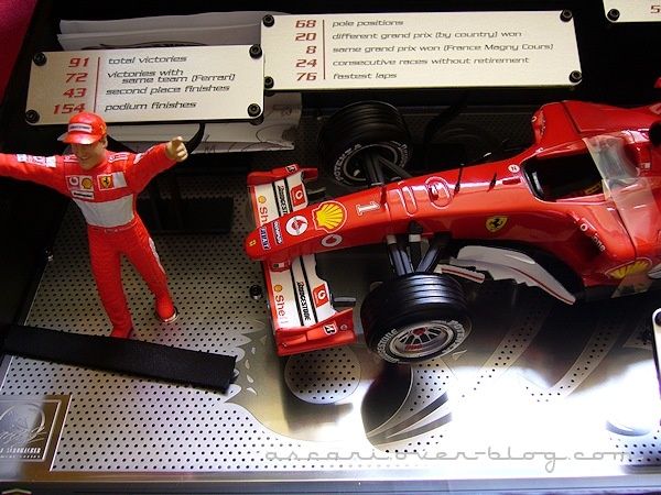 1-18 Ferrari F2004 Schum Carrer records Hot Weels 05