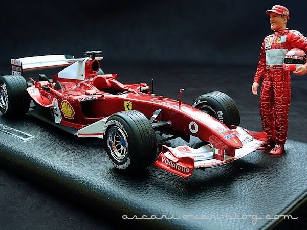 1-18 Ferrari F2004 Schumacher 7 eme titre Hot Wheels 7