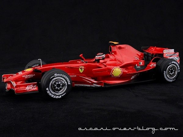 1-18 Ferrari F2008 Raikkonen Hot Weels 04