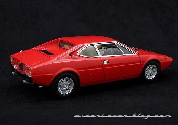 1-18 FERRARI DINO 308 GT4 ELITE 04