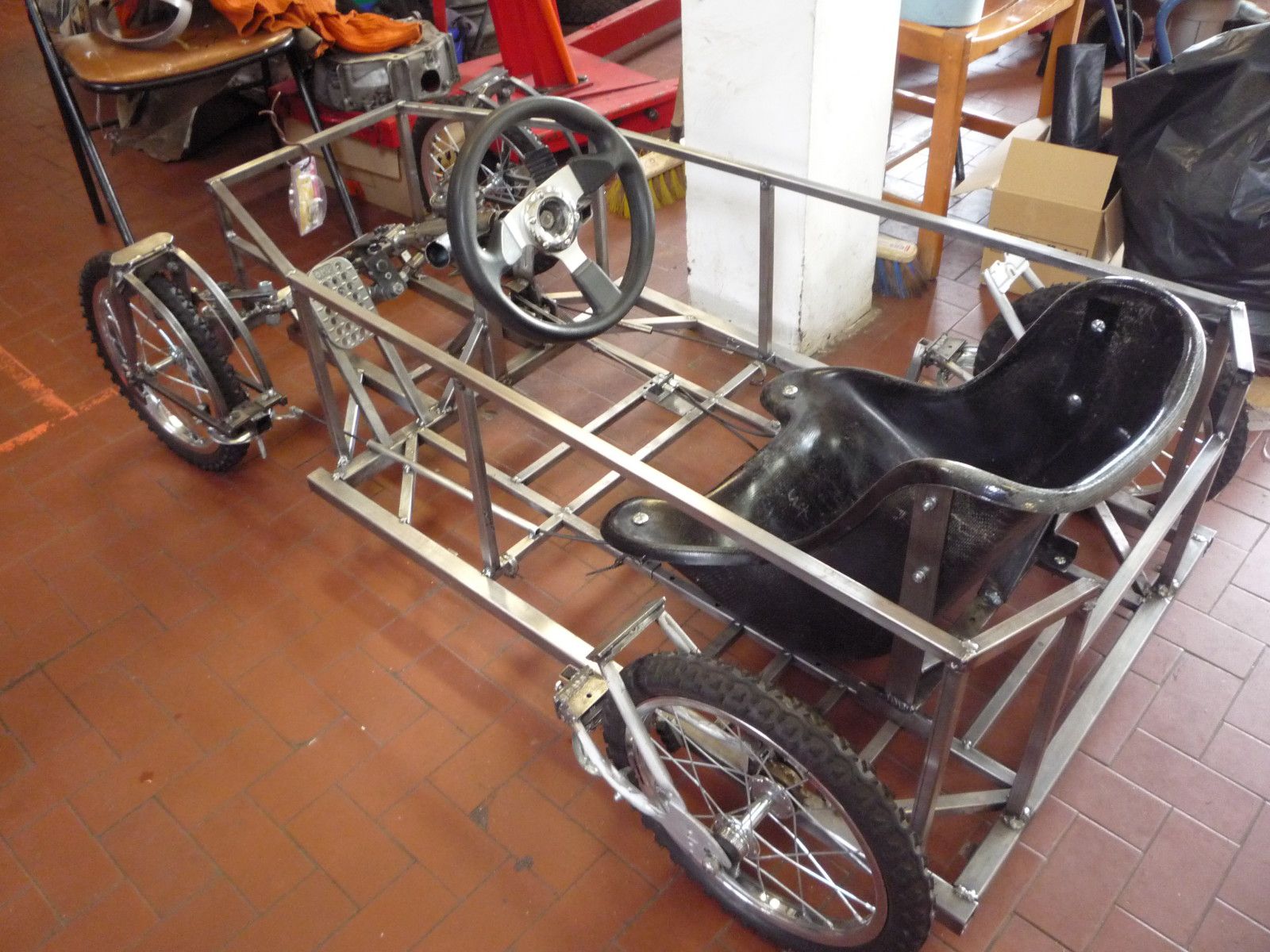 Caisse à savon 2cv : chassis ( en cours de construction ) - le blog de Jean  Louis P