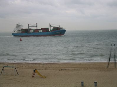H-plage-bateau.jpg