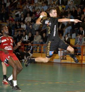 HAND-Coupe-de-la-ligue-CHAMBERY-ISTRES-Photo-N---8--le-10-10-2007.jpg