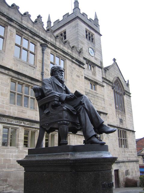 statue de darwin