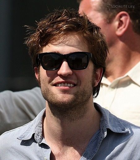 gallery_main-robert-pattinson-remember-me-set-06292009-03.jpg