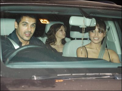 photo.c-John-Abraham-and-Bipasha-Basu-ms.jpeg