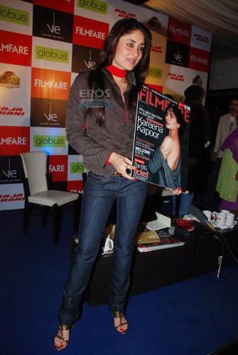 filmfare_launch_kareena_18b.jpg