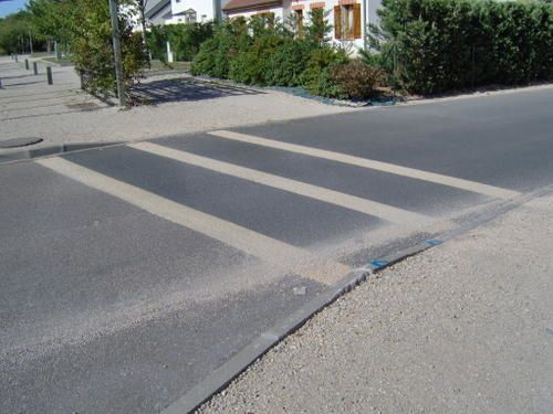 IMAGE(<a href="http://idata.over-blog.com/0/29/54/48/ralentisseur.jpg" rel="nofollow">http://idata.over-blog.com/0/29/54/48/ralentisseur.jpg</a>)