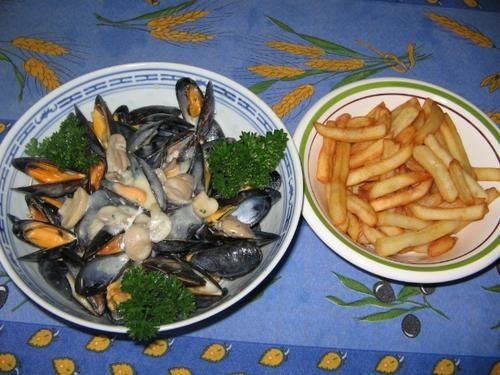 moules frites sauce poulette - Bienvenue