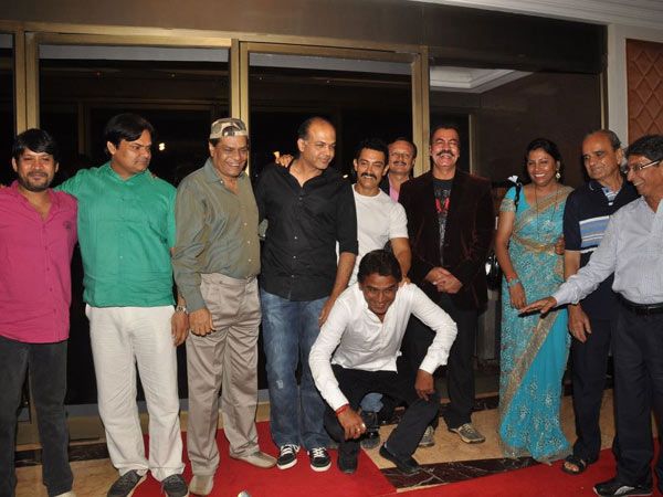 In Pics Aamir Khan Celebrates 10 Years of Lagaan 2