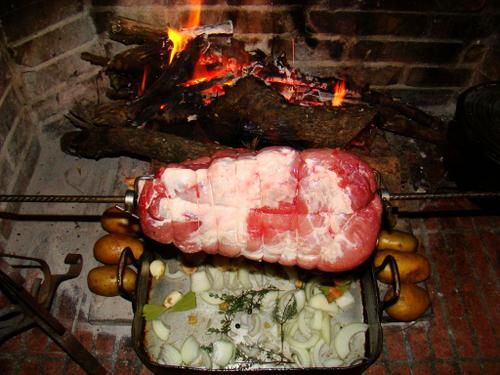 Rôti de porc à la broche (feu de bois) - La Cachina