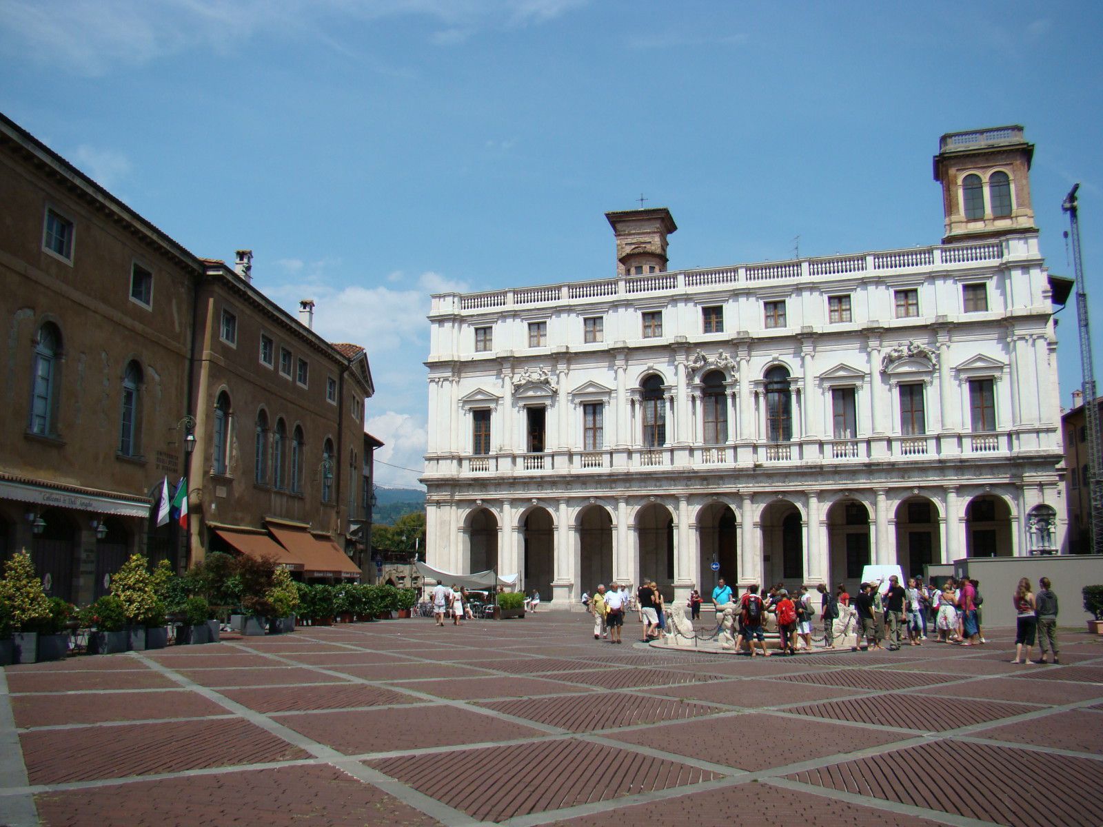 biblioteca-civica-angelo-Bergame