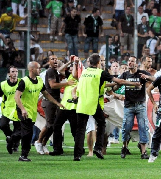 Violence-sur-les-stades.jpg