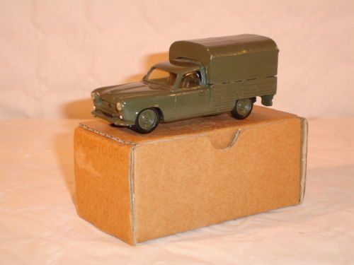 COMPTOURS.-1003.-Peugeot-403-bachee.-1953.-Armee.jpg