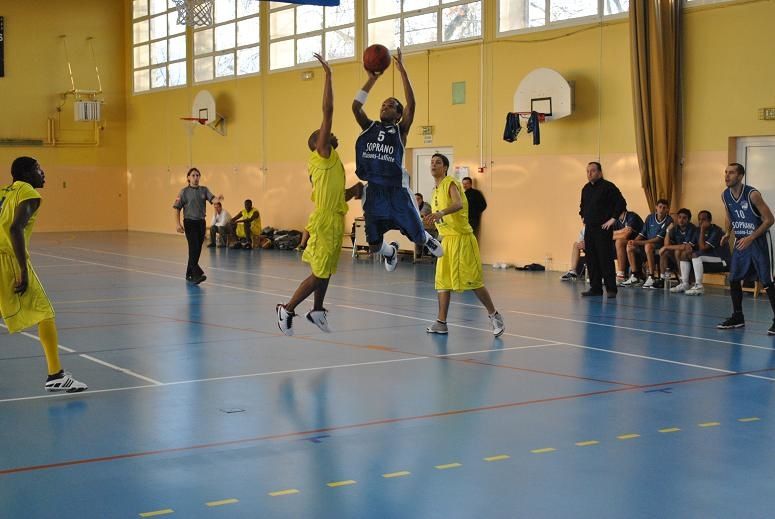 Rencontre dans un club de sport