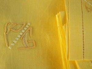 trousseau-jaune2-copie-1.jpg
