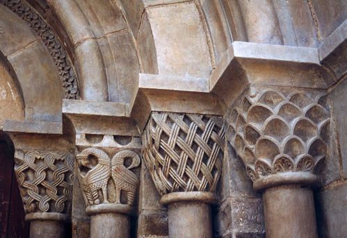 Chapiteaux-de-St.-Blaise.jpg