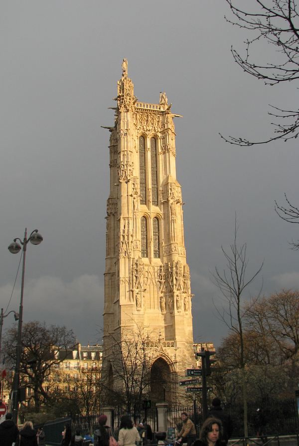 Tour Saint-Jacques avant l'orage (Paris IV)