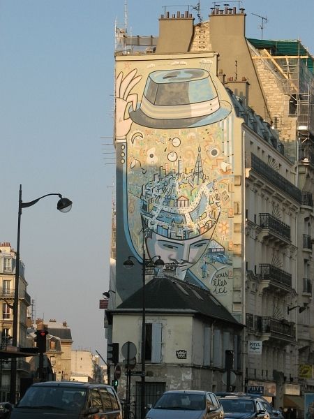 Mur peint proche de la gare du Nord (Paris X)