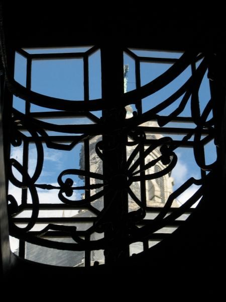 Eglise Saint-Paul (Paris IV) de l'escalier d'un immeuble voisin