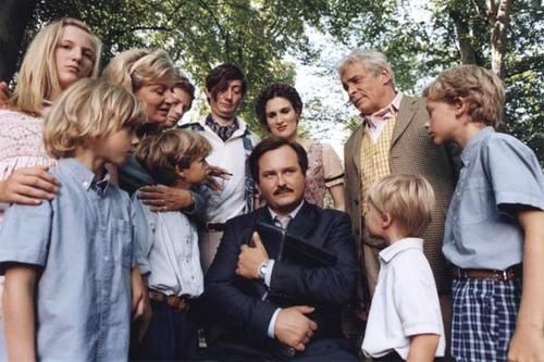 01-les-aristos-photo-de-famille.jpg