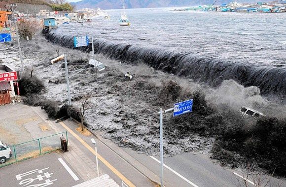 tsunami-japon-mars-2011.jpg