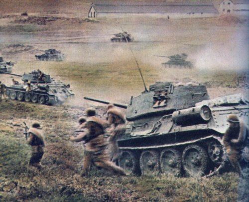 t_34s_and_troops.jpg