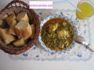 tajine-de-petit-pois-aux-oeufs-presentation-.jpg