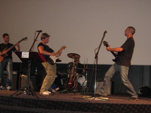 cin--25-7-7-017.jpg
