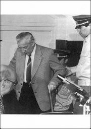 4193331262-le-criminel-nazi-heinz-barth-assassin-d-oradour-sur-glane-copie-1.jpg