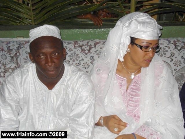 Quatre Mois Et Dix Jours Apres Son Mariage Il Tire Sa Reverence