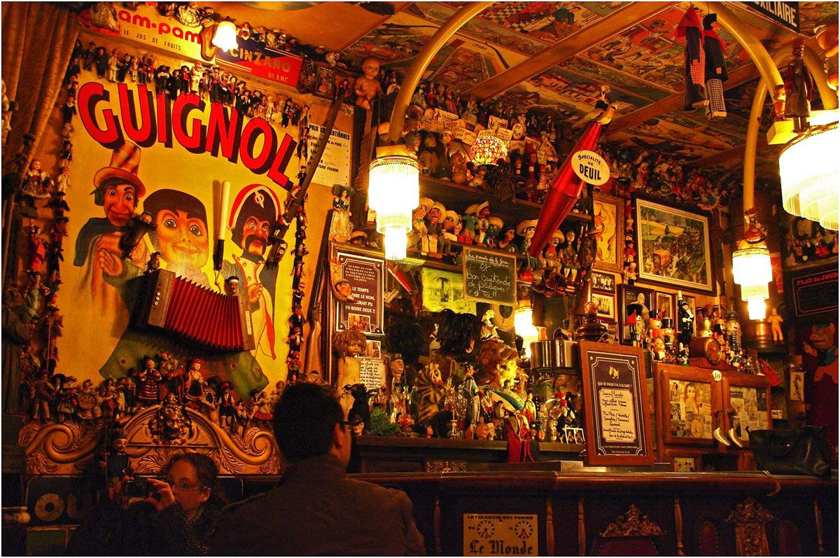 Le café du coin d'en bas de la rue du bout de la ville d'en face du port.  La Java. - Photos Côte d'émeraude et ailleurs au gré du vent.