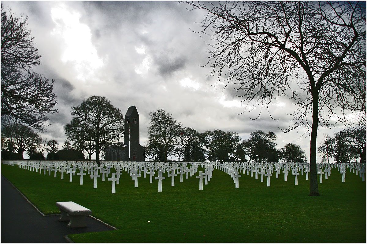 Sur la commune de Montjoie Saint Martin. Dans ce cimetière de 14 hectares reposent 4410 soldats dans 4408 tombes.