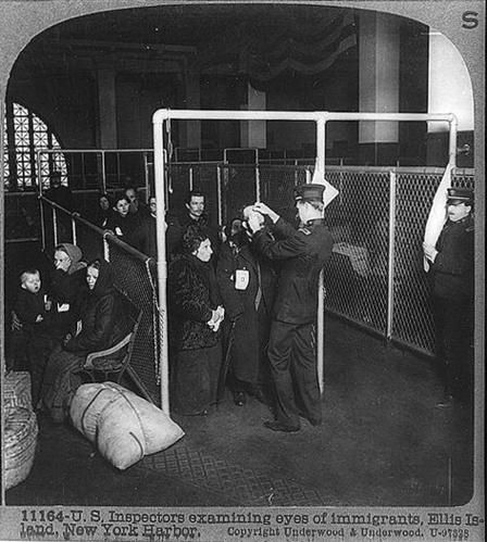 Ellis-Island-immigrants-2.jpg