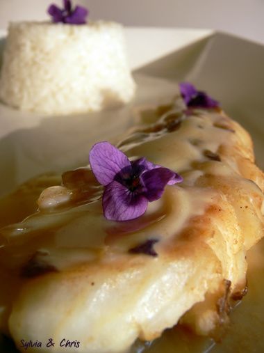 lieu jaune au chocolat blanc et aux violettes de Toulouse
