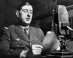 Le-G--n--ral-de-Gaulle--le-18-juin-1940-a.JPG