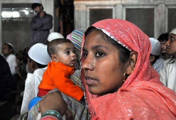 femme-dargah