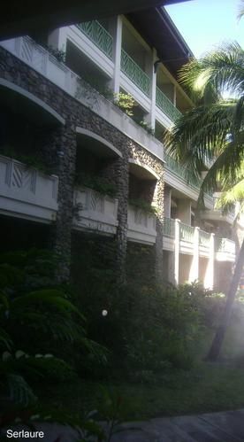 fa-ade-au-soleil.jpg