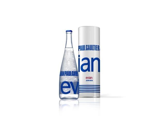 Voici la nouvelle bouteille de fêtes par Evian Bouteille de fêtes Evian Jean-Paul Gaultier et son tube