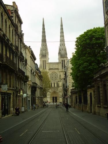 france-bordeaux-cath--drale-saint-andr---vue-rue-vital-carles.jpg