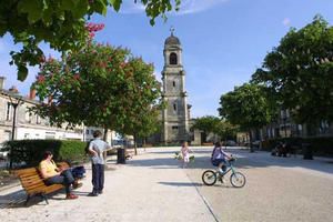 saint-martial-parvis.jpg
