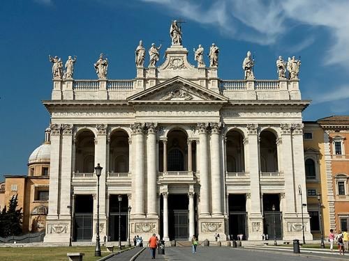 798px-Facade_San_Giovanni_in_Laterano_2006-09-07.jpg