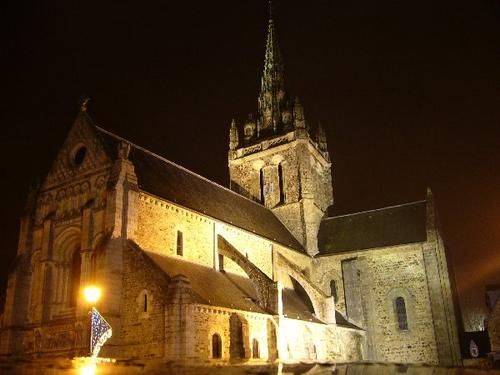 Basilique_Avesnieres.jpg