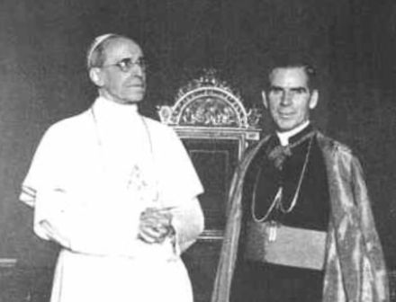 Pie-XII-et-Mgr-Sheen.jpg