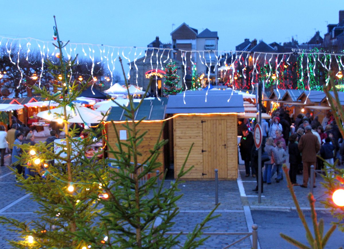 Saint-Valery-sur-Somme - Un marché de Noël qui a toujours autant de succès  - L'e-journal de la Baie de Somme et de la Picardie Maritime